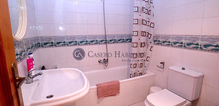 PISO GRANDE CON DOS BALCONES, GARAJE Y TRASTERO
