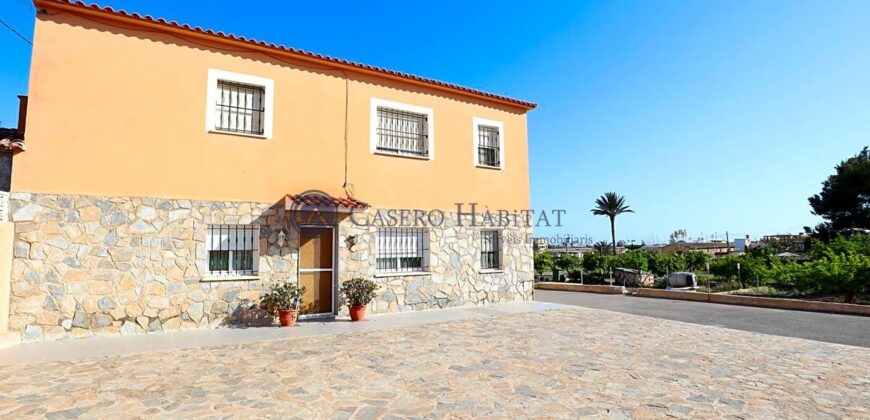 CASA DE CAMPO CON PISCINA – POZO Y VISTAS