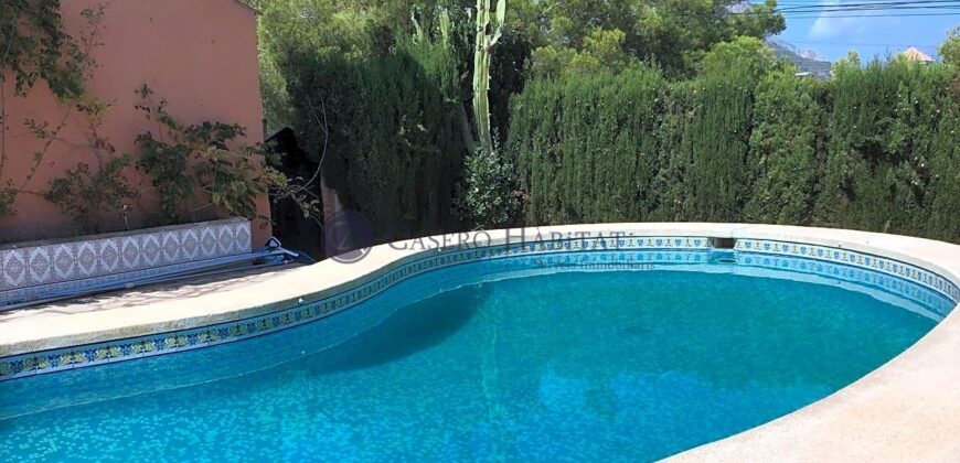 CHALET INDEPENDIENTE CON GRAN PISCINA Y CASA INVITADOS