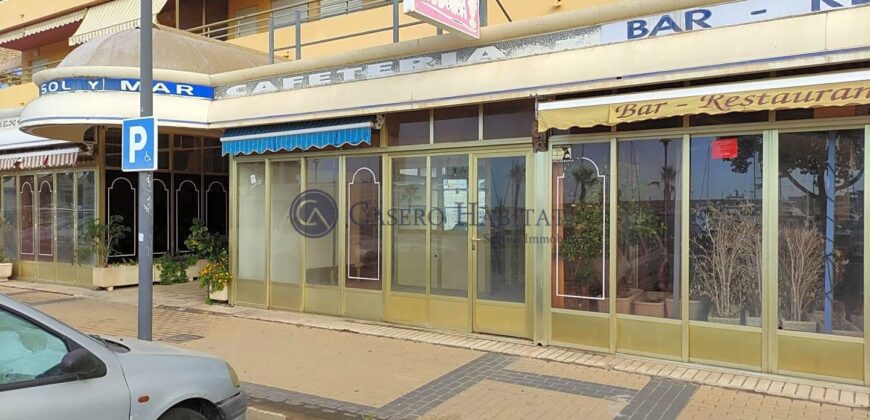 GRAN LOCAL FRENTE AL PUERTO DEPORTIVO