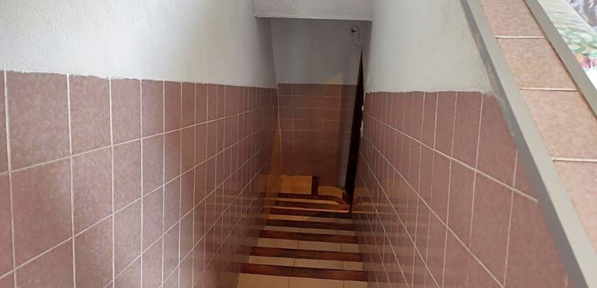CASA DE 3 PLANTAS EN BARRIO PESCADORES CERCA PLAYA
