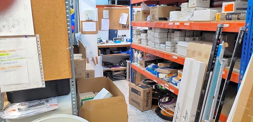 LOCAL EN POBLE NOU ALMACEN, OFICINA, ENTRADA 2 CALLES