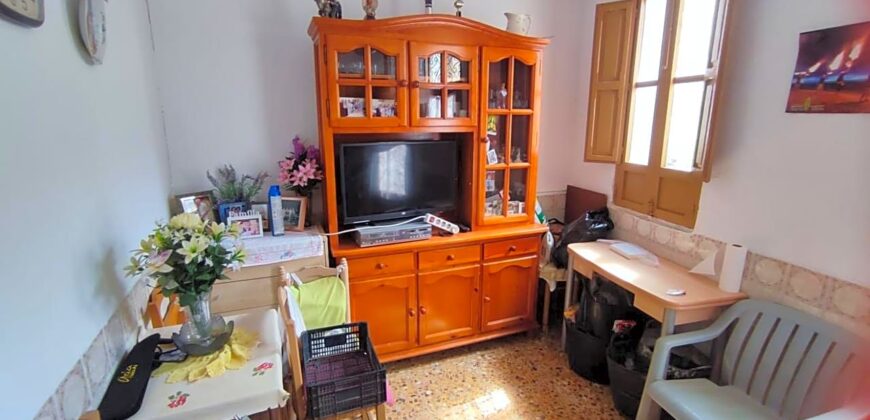 CASA DE 3 PLANTAS EN BARRIO PESCADORES CERCA PLAYA