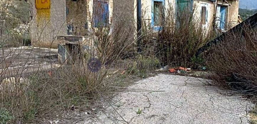 CASA A REFORMAR MUY CERCA DEL PLANTANO DE RELLEU