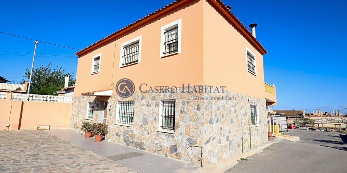 CASA DE CAMPO CON PISCINA – POZO Y VISTAS