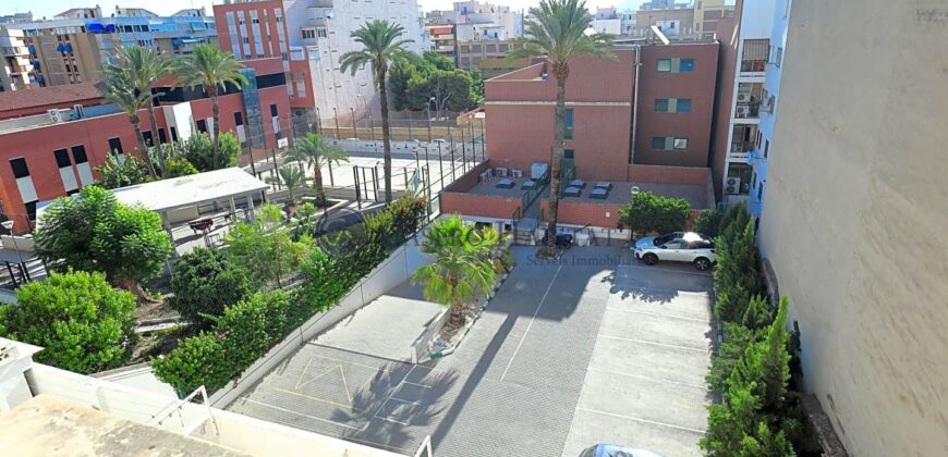PISO GRANDE CON DOS BALCONES, GARAJE Y TRASTERO