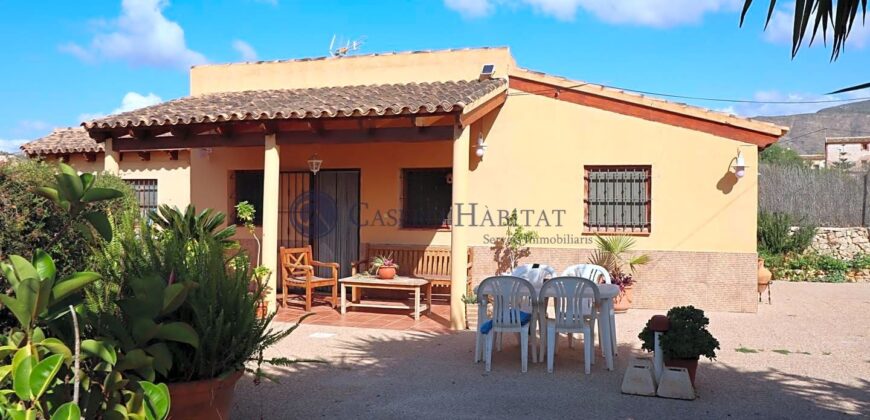CASA DE CAMPO CHALET (no está permitido ampliar la vivienda)