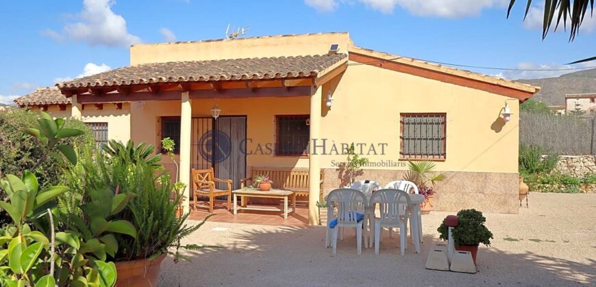 CASA DE CAMPO CHALET (no está permitido ampliar la vivienda)