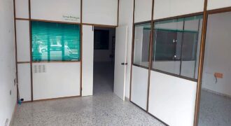 LOCAL EN POBLE NOU ALMACEN, OFICINA, ENTRADA 2 CALLES