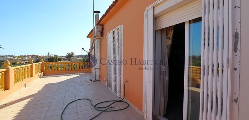 CASA DE CAMPO CON PISCINA – POZO Y VISTAS