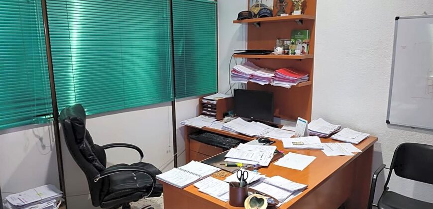 LOCAL EN POBLE NOU ALMACEN, OFICINA, ENTRADA 2 CALLES
