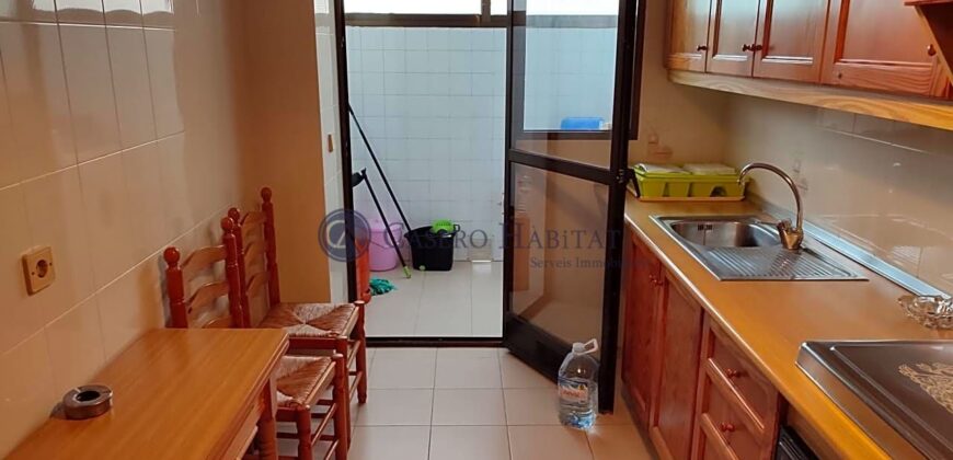 PISO EN URBANIZACIÓN SOLEADO PISCINA Y PARKING