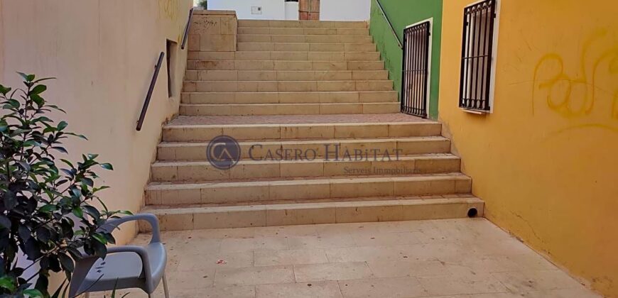 EN PLENO CORAZON DEL PARRIO HISTÓRICO-SITUADO A 50 METROS PLAYA