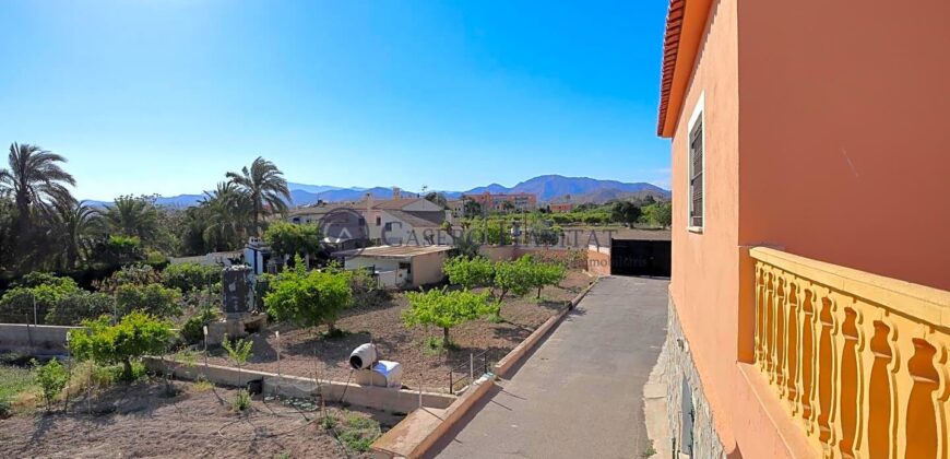 CASA DE CAMPO CON PISCINA – POZO Y VISTAS