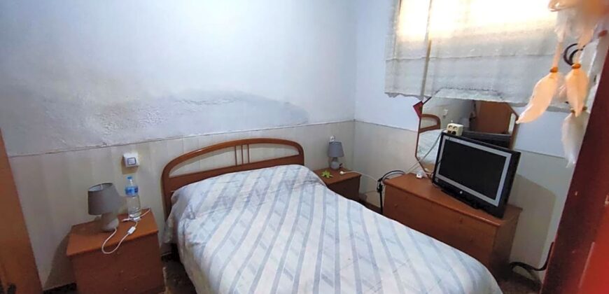 CASA DE 3 PLANTAS EN BARRIO PESCADORES CERCA PLAYA