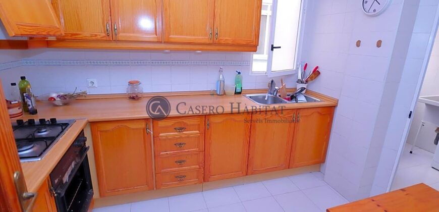 PISO GRANDE CON DOS BALCONES, GARAJE Y TRASTERO