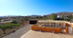 CASA DE CAMPO CON PISCINA – POZO Y VISTAS