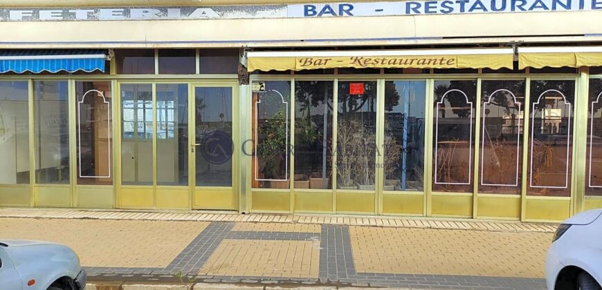 GRAN LOCAL FRENTE AL PUERTO DEPORTIVO