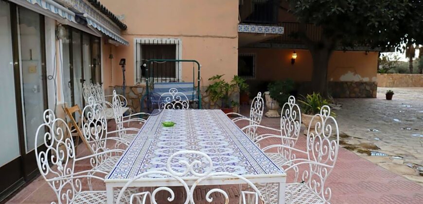 CASA DE CAMPO AL LADO DE LA UNIVERSIDAD