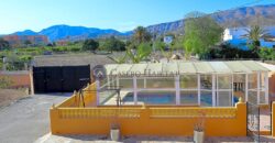 CASA DE CAMPO CON PISCINA – POZO Y VISTAS