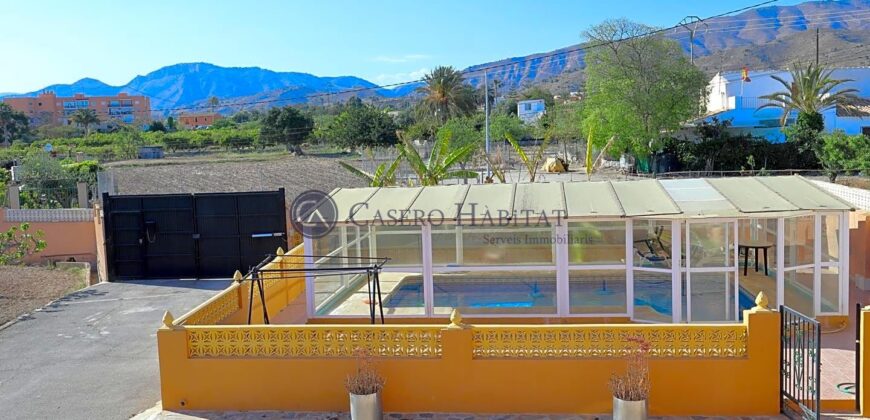 CASA DE CAMPO CON PISCINA – POZO Y VISTAS