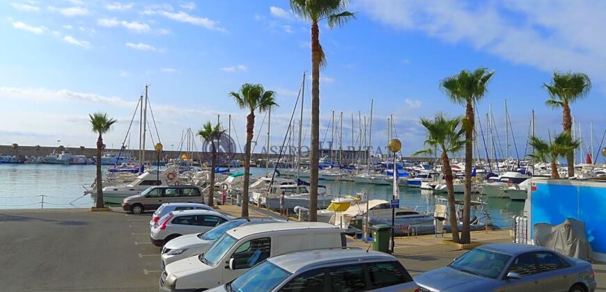 GRAN LOCAL FRENTE AL PUERTO DEPORTIVO