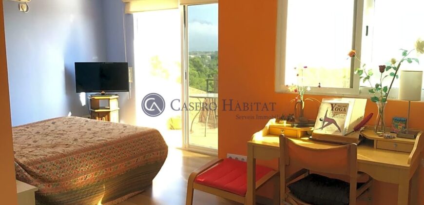 CHALET INDEPENDIENTE CON GRAN PISCINA Y CASA INVITADOS
