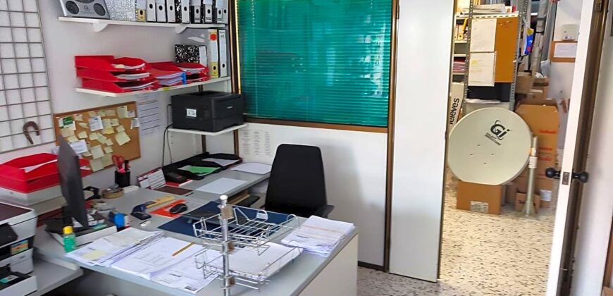 LOCAL EN POBLE NOU ALMACEN, OFICINA, ENTRADA 2 CALLES