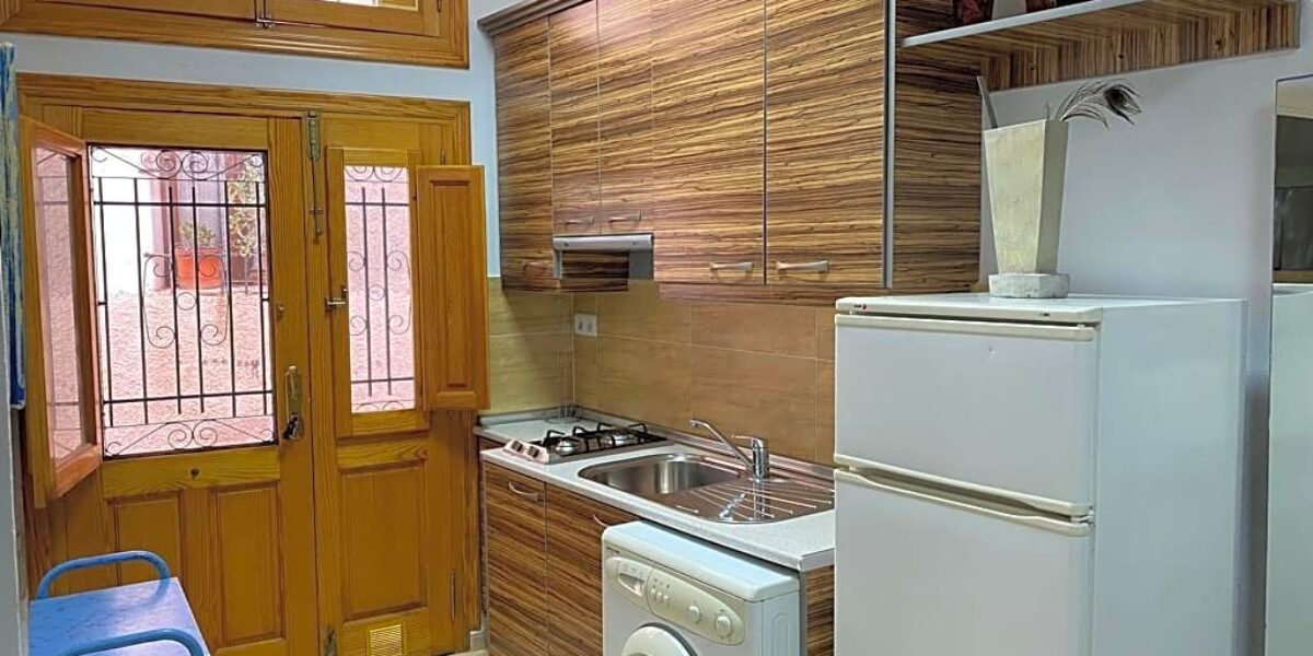 TRES APARTAMENTOS A ESCASOS 100 MTS. DE LA PLAYA CENTRO