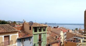 CASA ENTERA EN CASCO ANTIGUO CON GRAN PATIO Y VISTAS A REFORMAR
