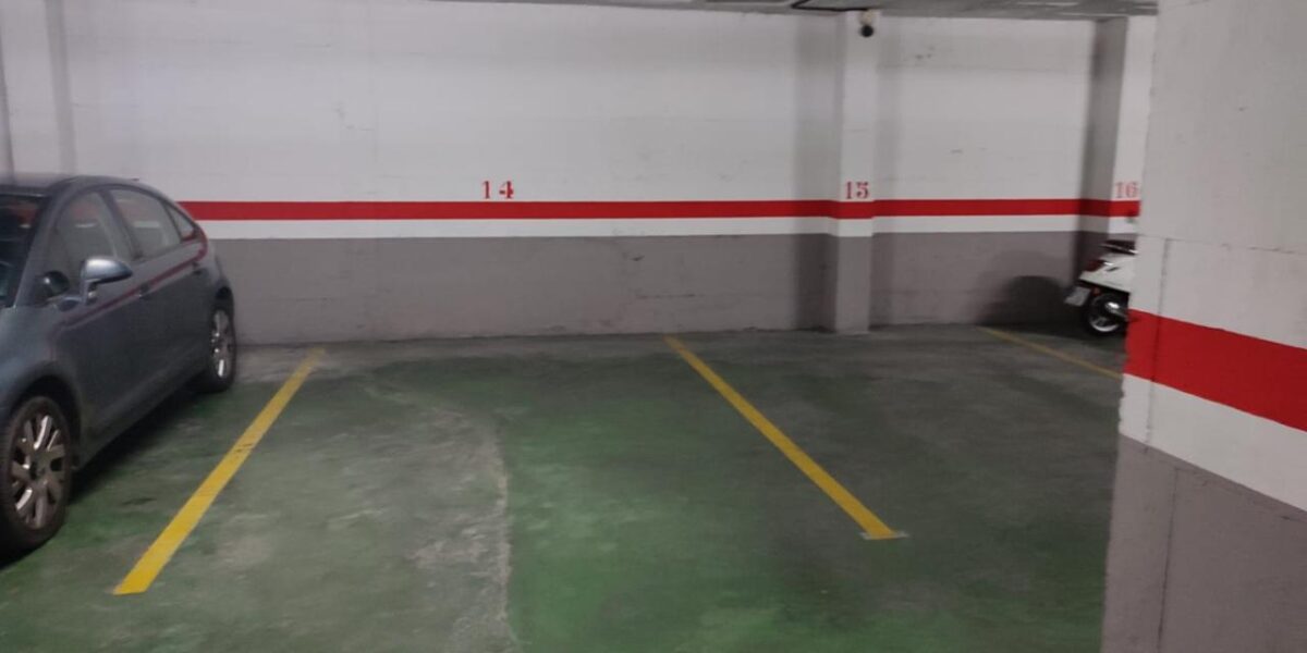 PLAZA PARKING (2 RALLAS)