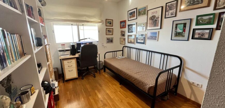 ATICO CENTRICO CON GARAJA, TRASTERO, GRAN TERRAZA Y PISCINA COMUNITARIA