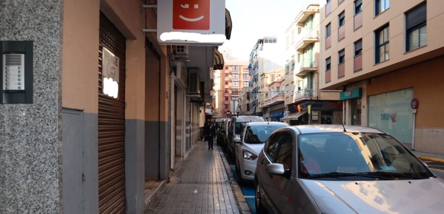 Local en alquiler en Calle Constitución